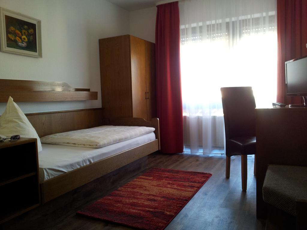 Hotel Waldparkstube Bad Schönborn Kültér fotó